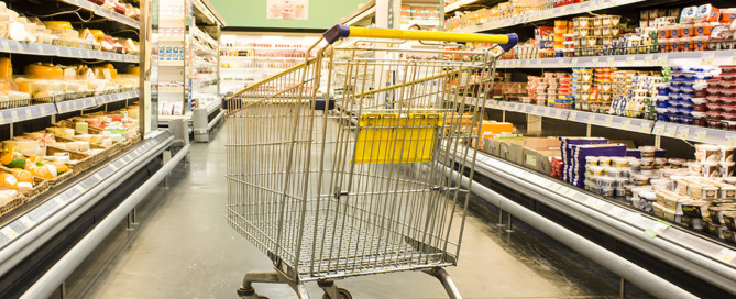 shopping cart in isle